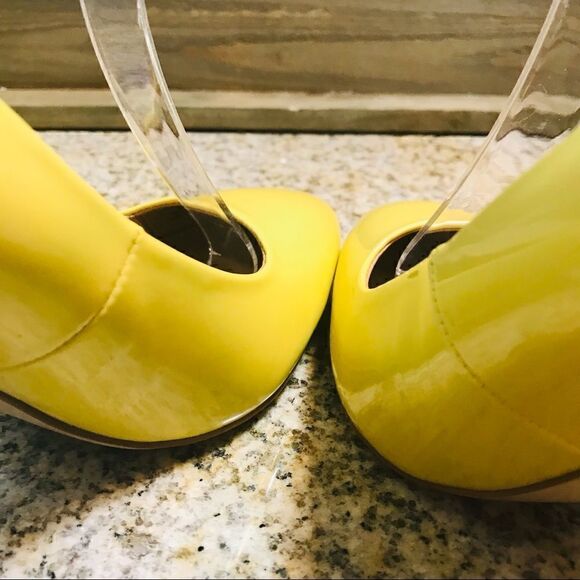 Zara Yellow Rounded toe pumps - Picture 4 of 7